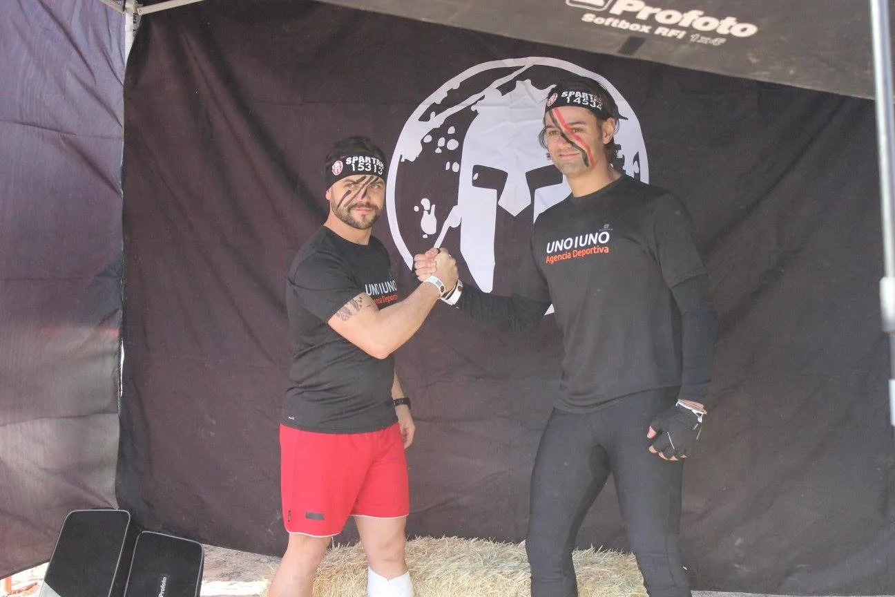 Coaches de Taronja Box en la Spartan Race, evento deportivo exterior