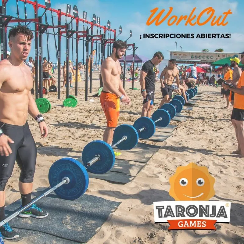 Workout en playa con barras en los Taronja Games, competición exterior de CrossFit